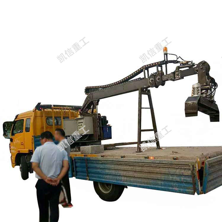 小型伸缩臂修剪机