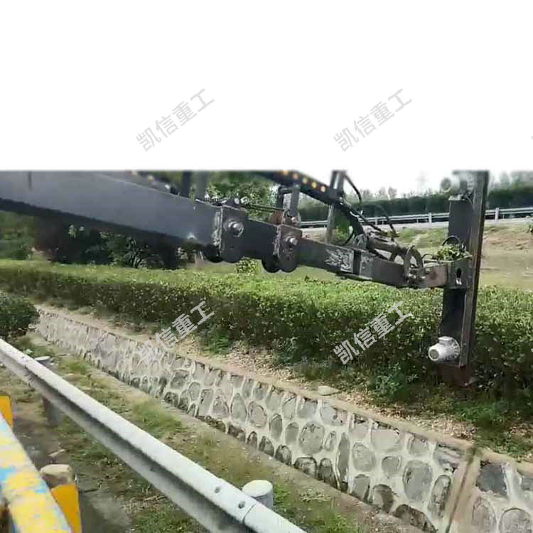 小型伸缩臂修剪机